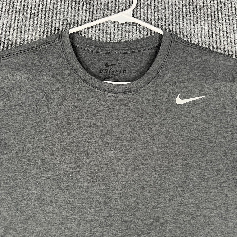 Nike‎ Shirt Mens Medium Gray Short Sleeve Dri Fit Active Workout Casual Light